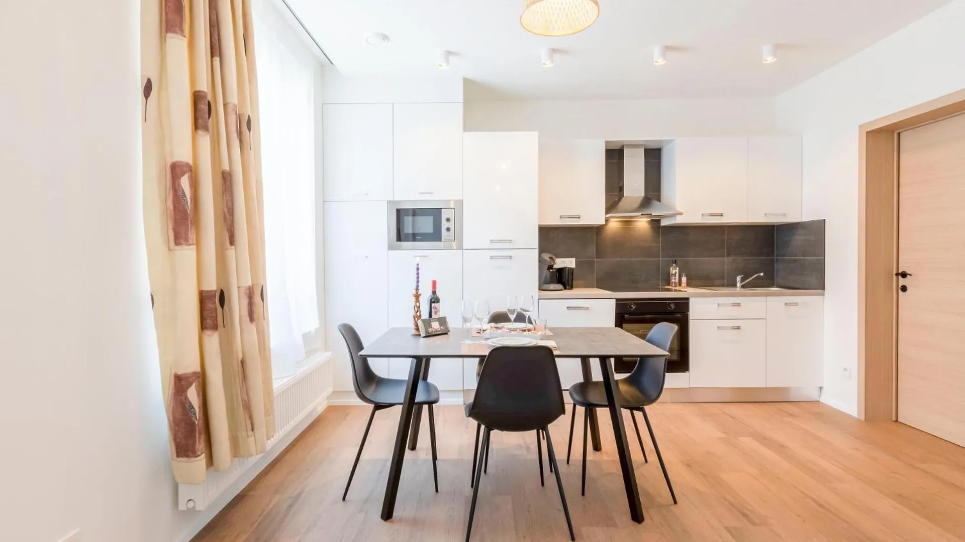 Ereva Seaside 1 Bedroom Modern Apartment Ostend